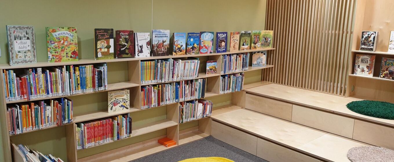 Realizacja mebli bibliotecznych dla najmłodszych - Biblioteka w Oliwie